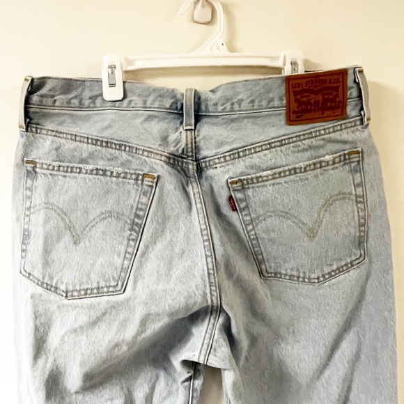 Levis 501 Straight Leg Light Wash Button Fly Jeans size 31 - Picture 6 of 9